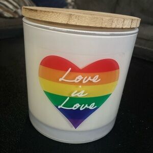 Rainbow Heart Candle with Wooden Lid